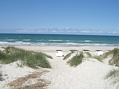 Hotellet lå rett ved stranden 