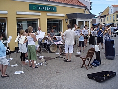 Gatekonsert i Løkken 